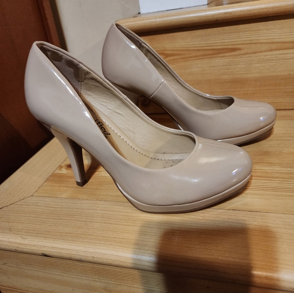 Cityclassified Shoes - City Classified Women's Comfort Classic Pumps